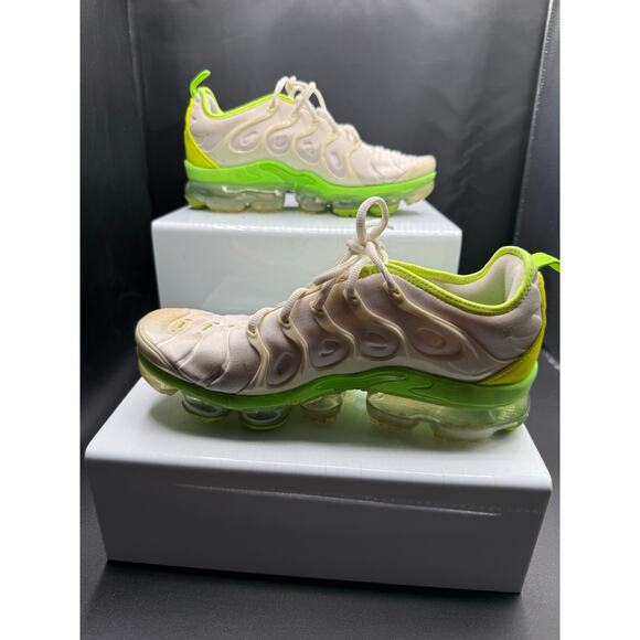 Nike Air Vapor Max Plus - White and Neon Green with Neon Green Swoosh -Size 8.5M